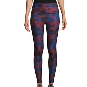 Wear It To Heart, Camo Side-Striped Leggings
Small,Burgundy Camo